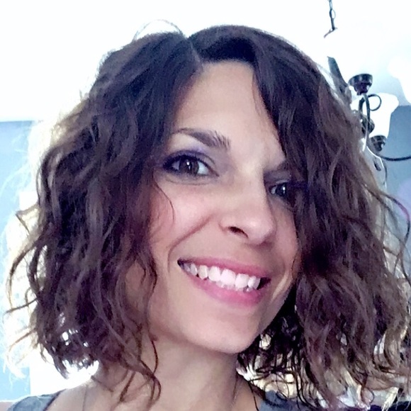 Meet your Posher, Courtney - Picture 1 of 1